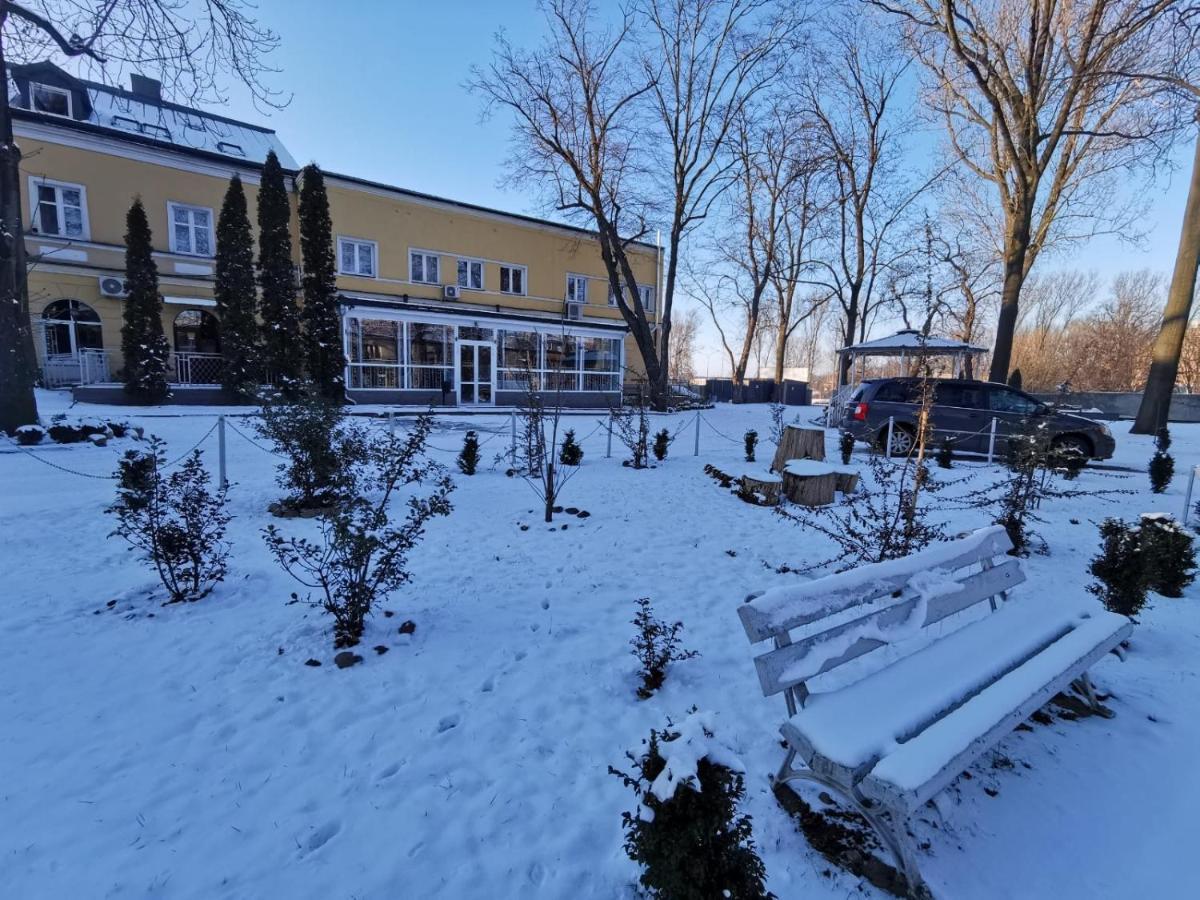 Hotelik Polonia Lowicz Exterior photo